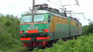 "Редкий все еще зеленый зверь". ВЛ11К-053/075 с грузовым поездом