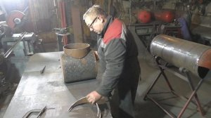 Как я делаю смокер часть 2.  Смокаер гриль из газового баллона своими руками .