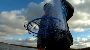 Рыбалка на кастинговую сеть парашют.С ПВХ ЛОДКИ.