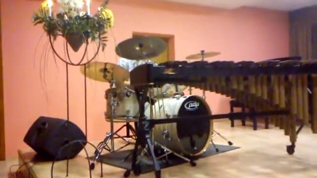 Клёво играет на барабанах!! смотреть онлайн