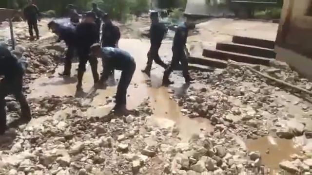 Последствия схода селевого потока в Буйнакском районе с. Аркас смотреть онлайн