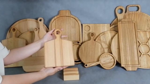Видеообзор маленькой разделочной доски из бука Wood&Stone смотреть онлайн