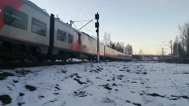 ЭС1П... Ласточка летит на юг в Псков. Петрозаводск. Тифон. смотреть онлайн