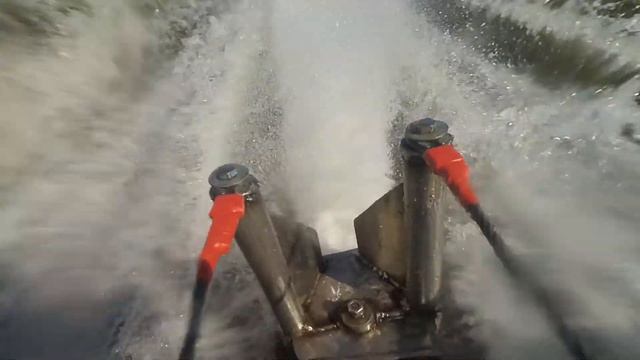 Улетел с катера за борт смотреть онлайн