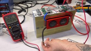 Сборка аккумулятора в кейсе АКБ  Lifepo4 12v 80ah