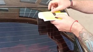 Знак начинающий водитель, как приклеить.