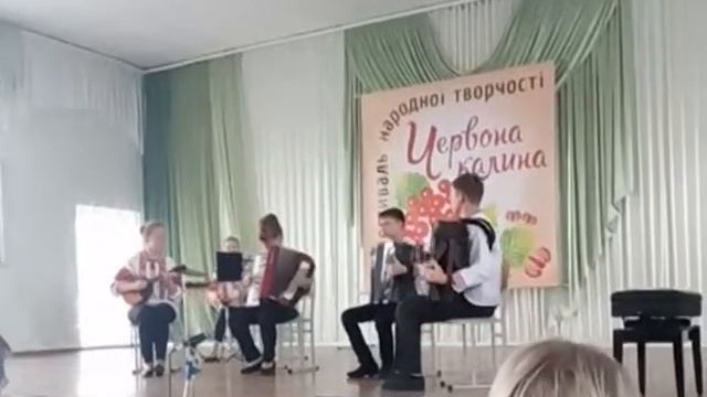 Ансамбль "Аккорд" муз.шк.№12 Кривой Рог Е.Дербенко "Пасадобль" рук. Литвин Л.В. смотреть онлайн