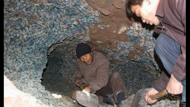 НЕВЕРОЯТНЫЙ КЛАД МЕДНЫХ МОНЕТ!!! ПРОСТО ГОРА МОНЕТ!!! смотреть онлайн