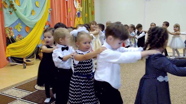 Новая " Дружная семейка " ( осенний утренник ) ноябрь 2017 год смотреть онлайн