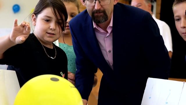 Ford Fund Mobile Library Visits Crockett Elementary смотреть онлайн