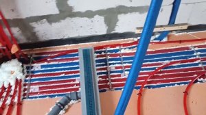 #009 Стяжка пола, прокладка труб отопления и водопровода по полу