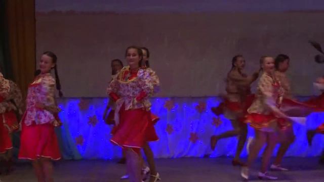 «Казачий пляс» ансамбль народного танца «Весняночка» РЦДК Самойловского района смотреть онлайн