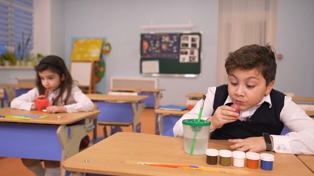 ВЫГНАЛИ Из КЛАССА... Как ПРОНЕСТИ СЛАДОСТИ в ШКОЛУ смотреть онлайн