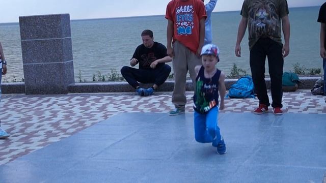 дядя игнат уличные танцы смотреть онлайн