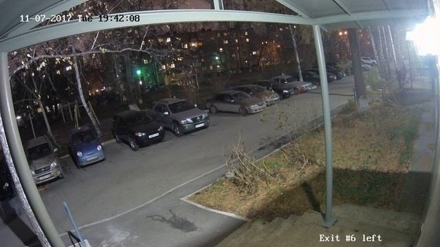 Видео с камеры наблюдения прокола колес у автомобиля смотреть онлайн