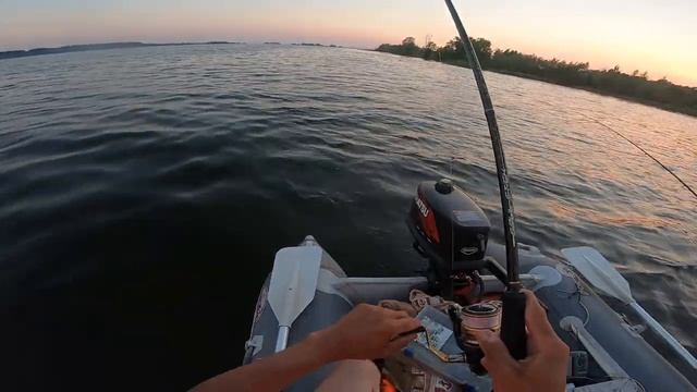 РЕКА КАМА/ РЫБАЛКА НА КАМЕ / ЛОВЛЯ СУДАКА / НА КАМУ ЗА СУДАКОМ/ РЫБАЛКА НА СПИННИНГ / ЛОВЛЯ НА ДЖИГ смотреть онлайн