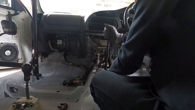 Mitsubishi Evo V | CAE Ultra Shifter Install смотреть онлайн