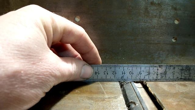 Как правильно выставить ножи на фуганке ?