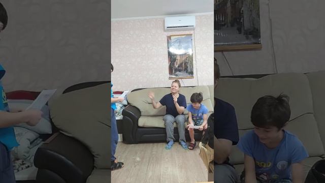 😂 День матери. Поздравления от уже взрослых сыновей Платон и Илья 😇 смотреть онлайн