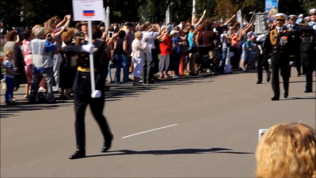Парад участников фестиваля 