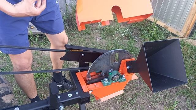 Измельчитель веток от фирмы AFFE. Насадка на мотоблок.