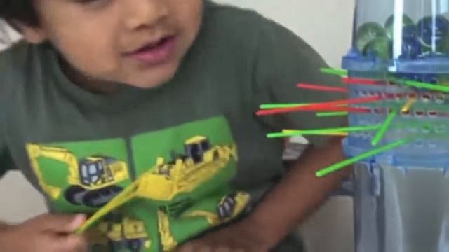 ♥Family Fun Game for Kids KerPlunk Egg Surprise Toy Marvel Avengers Ryan ToysReview смотреть онлайн