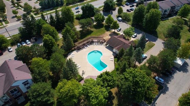 Newly-Renovated 1-Bedroom Apartment Video Tour (Magnolia Floor Plan) - Bristol Square & Golden Gate смотреть онлайн