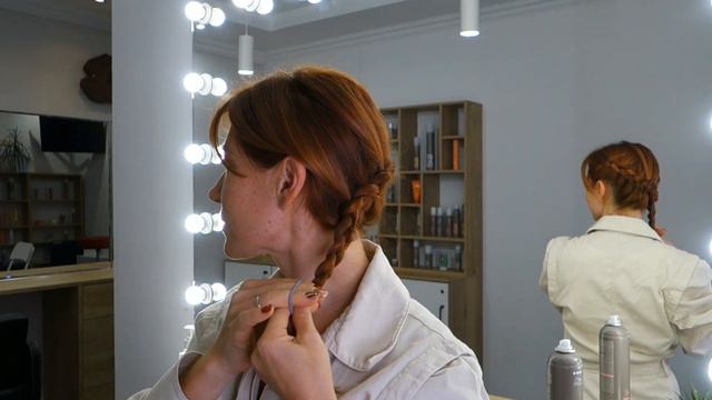 Плетем ажурную косу себе за 5 минут. Алена Бутырина. смотреть онлайн