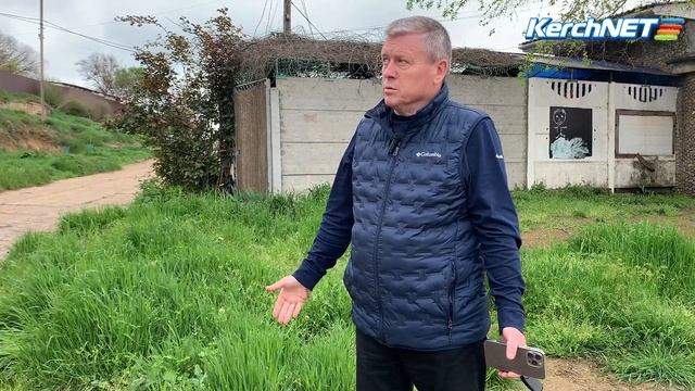 Керчане: канализация полгода льется в море по улице Нижнеприморской смотреть онлайн