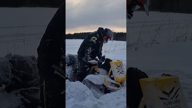 Самарские квадроциклисты Ренегад в глубоком сугробе #квадроцикл #покатушки #brp смотреть онлайн