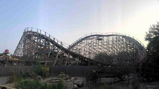 Adventureland The Outlaw vs. Tornado - 2 woodies compared смотреть онлайн