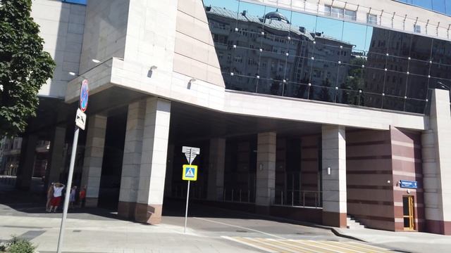 ★ 4K - Жара в Москве. Новинский бульвар / Heat in Moscow. Novinsky Boulevard смотреть онлайн