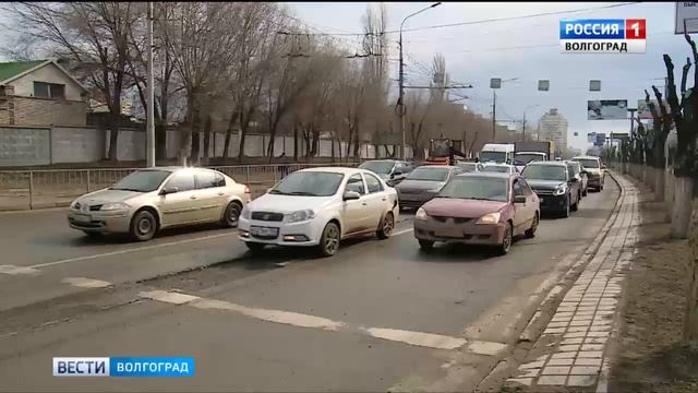 В Волгограде подрядчики устраняют дефекты на дорогах по гарантии смотреть онлайн