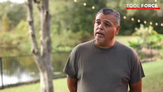 Milwaukee M18 Fuel Hedge Trimmer M18FHT45 смотреть онлайн