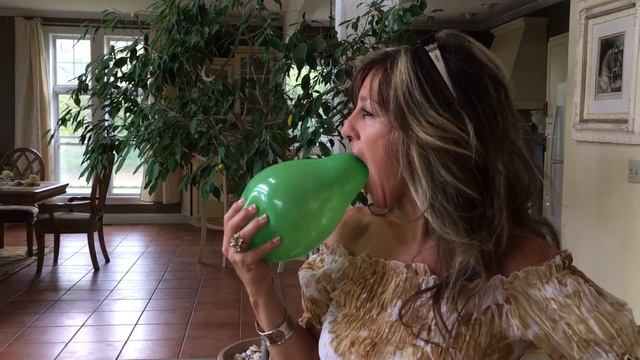 Popping balloons with a pin is for wimps! смотреть онлайн