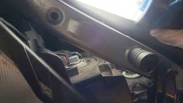 2014 - 2019 Subaru Forester Headlight Bulb Change смотреть онлайн