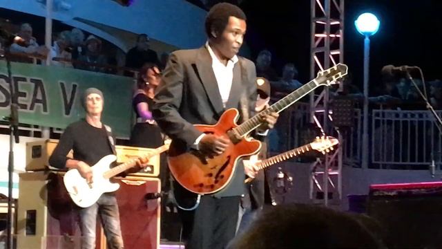 Joe Bonamassa and King Solomon Hicks with “Don’t You Lie To Me” on KTBAS V, Feb 2019 смотреть онлайн