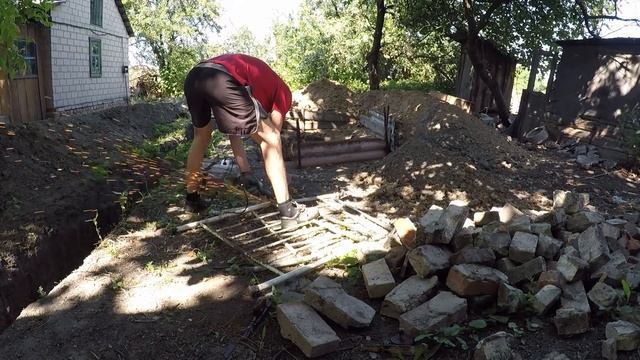 Яма для канализации, расширяю яму. Часть 1