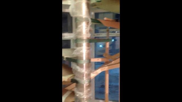 Монтаж лестницы из стекла