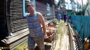 Трудовые будни гостей в деревне