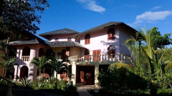 Castello Beach Hotel 4*