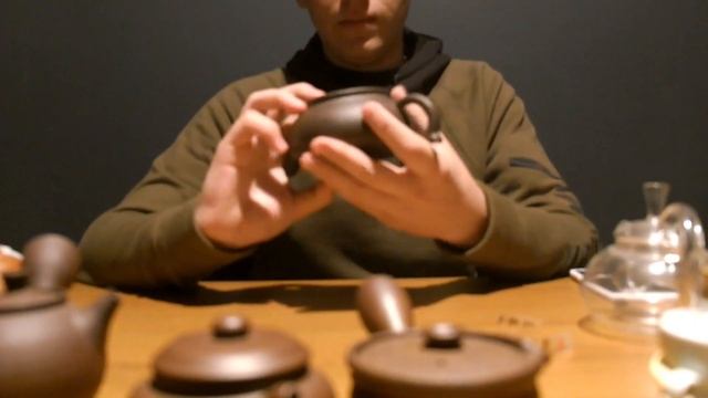 ASMR человек косящий под Глада Валакаса и чайники смотреть онлайн