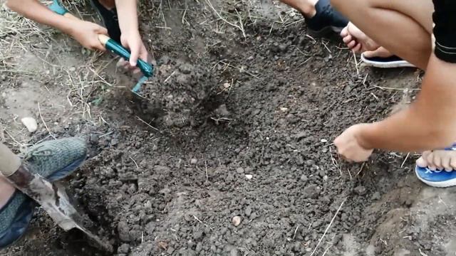 КАК ПОСТРОИТЬ ЗЕМЛЯНУЮ БАЗУ?//ЧАСТЬ 1 смотреть онлайн