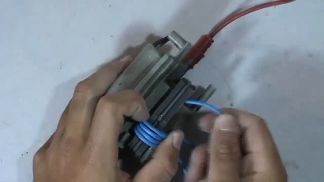 Fai Da Te - Come Costruire Un Generatore Di Alto Voltaggio (24000v 50/200mA)