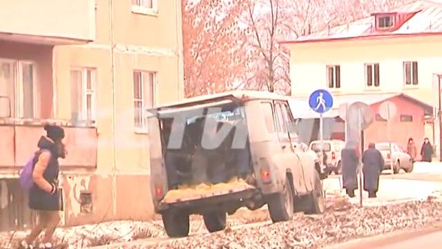 Смех сквозь слезы: новые технологии 21 века освоили коммунальщики в борьбе с гололедом (с музыкой) смотреть онлайн