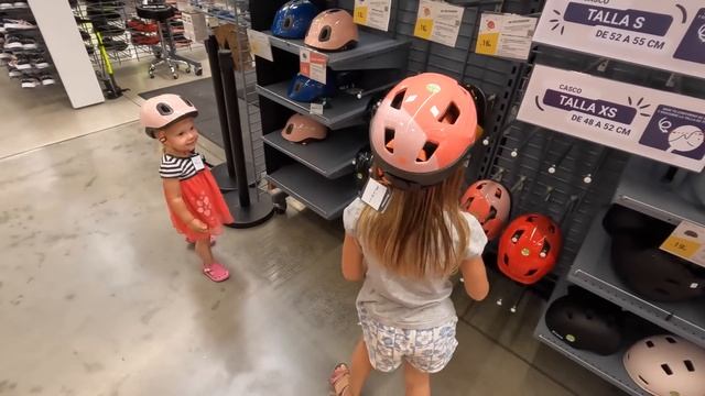 УШЕЛ К НУДИСТАМ НА ДИКИЙ ПЛЯЖ! В жизни у Даши большие изменения! смотреть онлайн