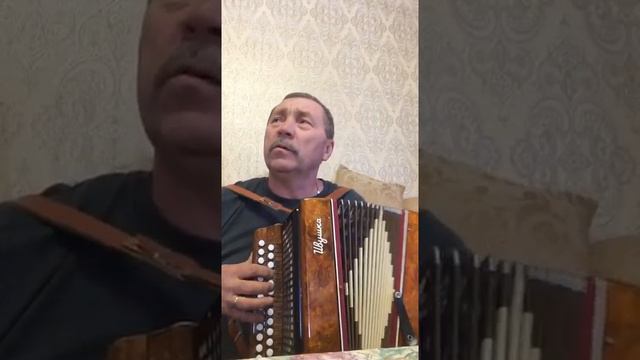 ОКРАСИЛСЯ МЕСЯЦ БАГРЯНЦЕМ смотреть онлайн