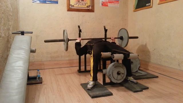 Жим лежа 55 кг на 35 раз смотреть онлайн