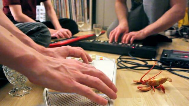 Omnichord, SK-1, SHS-10 jam session on the floor! смотреть онлайн