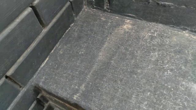 Покрасил кирпичную кладку на балконе в черный цвет смотреть онлайн